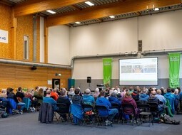 April: In der Mitgliederversammlung wird die Umsetzung des 2. Bauabschnitts im B12 beschlossen